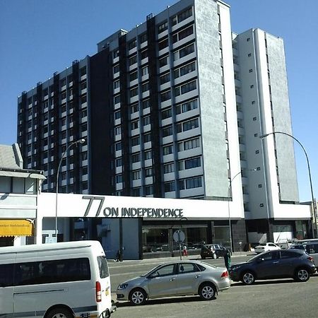 77 On Independence Apartments Виндхук Экстерьер фото